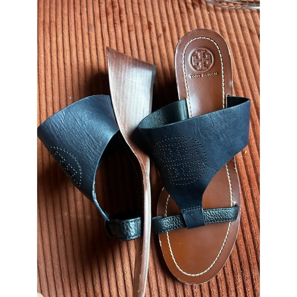 Tory Burch Wedge Sandals Women's Size 10.5 Black Good Laser-Cut Logo